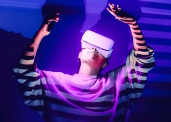 This VR App Teaches You to Dance Without Letting Anyone Watch You Struggle