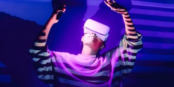 This VR App Teaches You to Dance Without Letting Anyone Watch You Struggle