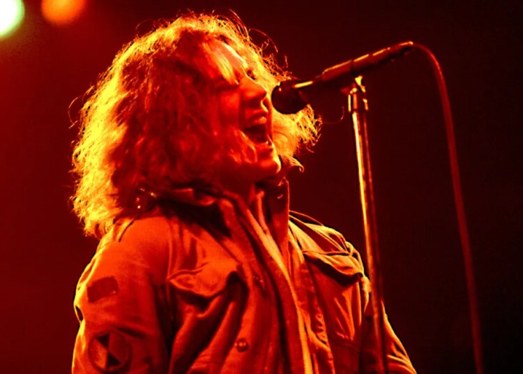 3 Underrated Songs by Overplayed Rock Bands