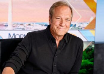 Mike Rowe Sues Discovery, Claims Over $2 Million in Unpaid ‘Deadliest Catch’ Narration Fees
