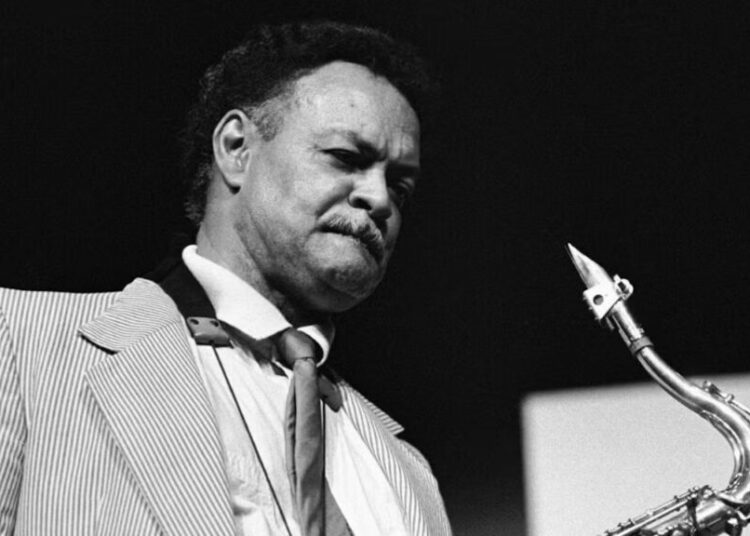 Plas Johnson, Saxophonist Behind Iconic ‘The Pink Panther’ Theme Song, Dies at 94