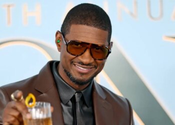 Usher Claps Back at the Woman Who Snubbed Him on Stage: ‘God Don’t Like Ugly’