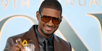 Usher Claps Back at the Woman Who Snubbed Him on Stage: ‘God Don’t Like Ugly’