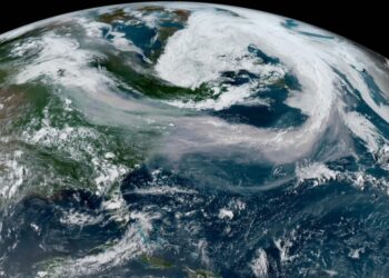 Wildfire smoke will linger and spread this weekend. See which cities are most affected.