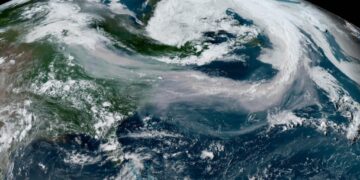 Wildfire smoke will linger and spread this weekend. See which cities are most affected.