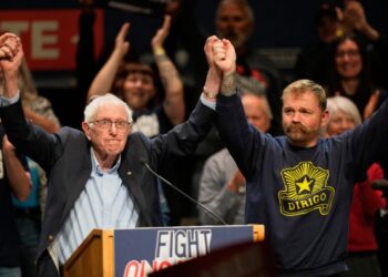 Top Democrats pull Graham Platner endorsements, call on him to end Maine Senate campaign