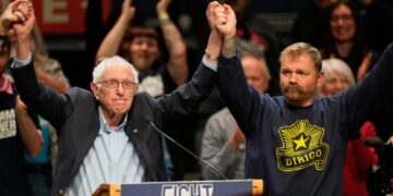 Top Democrats pull Graham Platner endorsements, call on him to end Maine Senate campaign