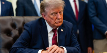 To track down government leakers, Trump supports pursuing journalists