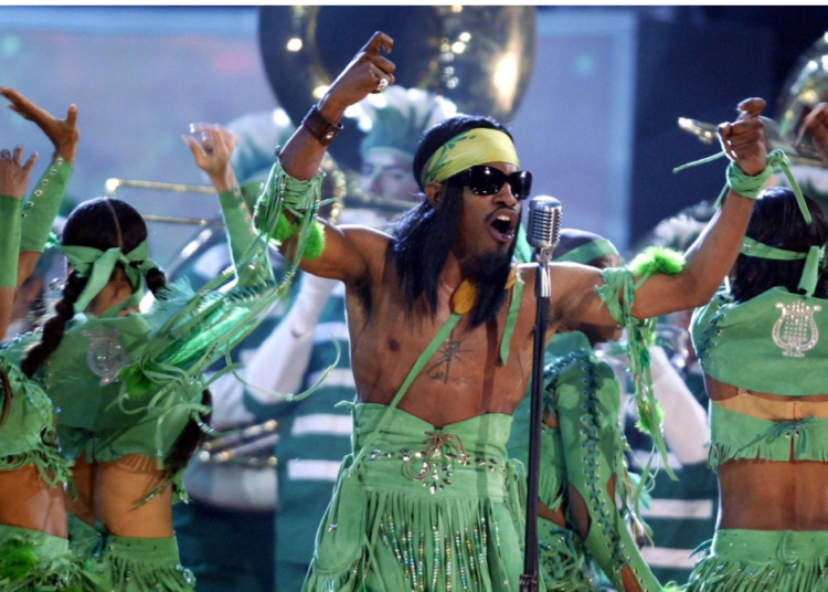 4 Pop Classics Ruined by Karaoke That Actually Rule Outside of Drunken Covers