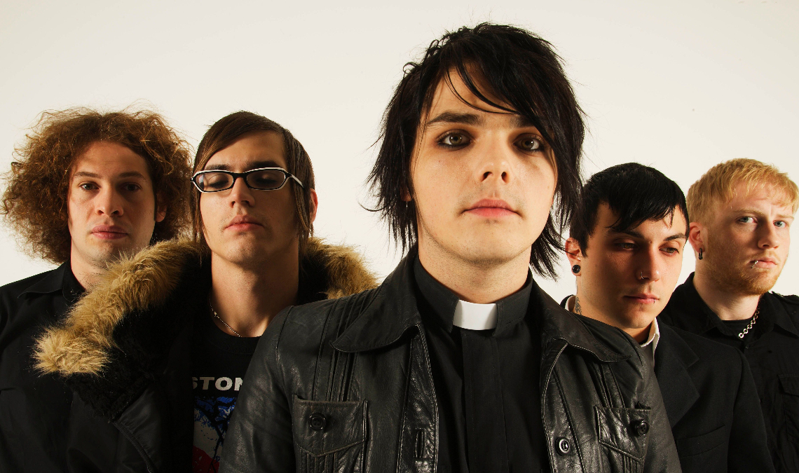 4 Songs From 2005 That Defined Being a Teenager Before Social Media Took Over