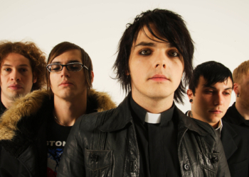 4 Songs From 2005 That Defined Being a Teenager Before Social Media Took Over