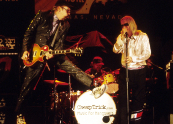 3 Classic Rock Bands That Made a Grunge-Inspired Album in the 1990s