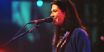 We Love Alanis Too, But Let’s Talk About These 3 Underappreciated Female Artists From the 1990s