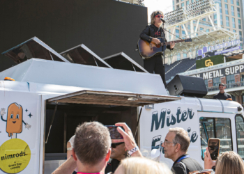 Green Day Turned Comic-Con Into Warped Tour for a Few Glorious Minutes by Playing ‘Basket Case’ on Top of an Ice Cream Truck