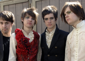 4 Alt-Rock Songs You Were Definitely Listening to While Dressing up to Take Myspace Scene Photos