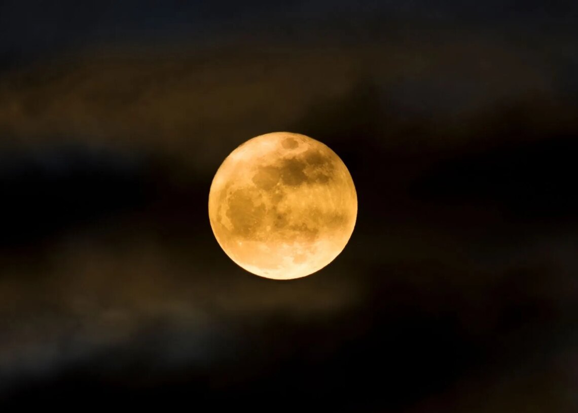 What to Expect From July’s Full Moon in Aquarius, According to Astrologers