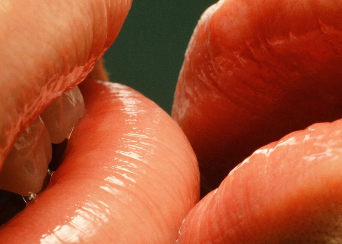 What to Know Before Having Sex Outdoors, According to an Erotica Expert