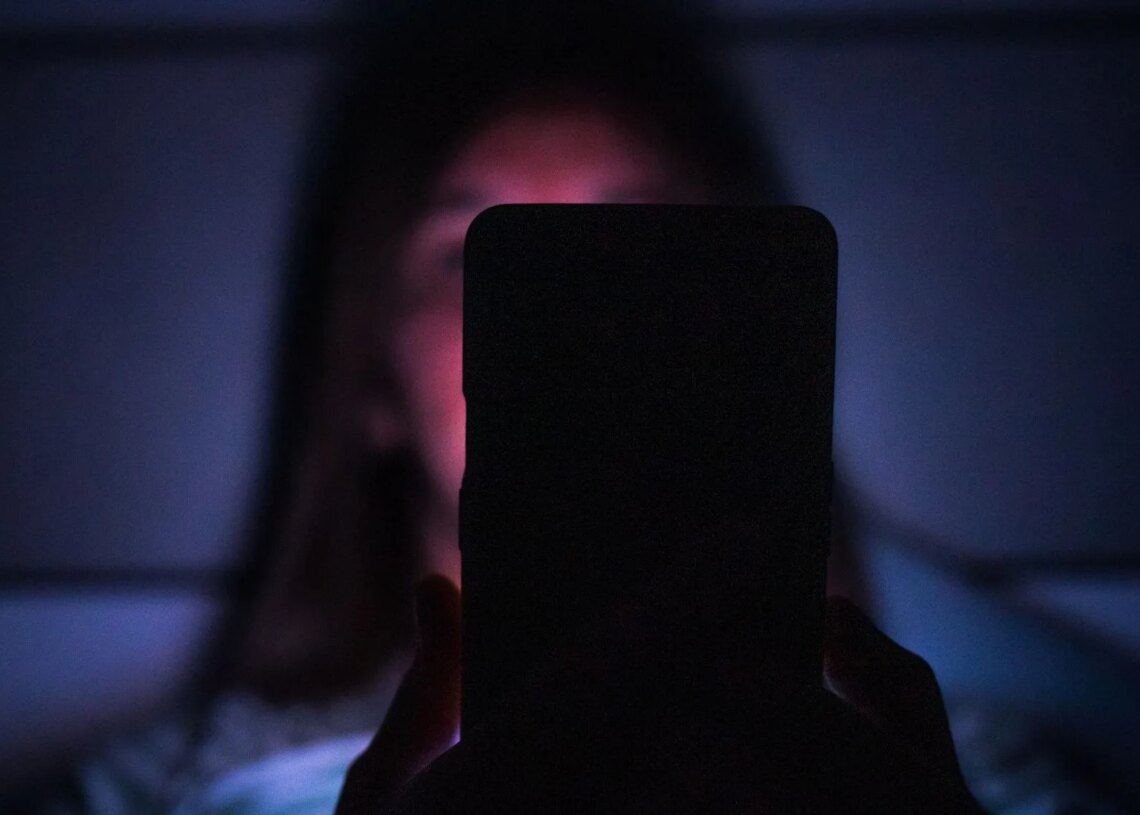 Your Kid Can Tell When You’re Paying More Attention to Your Phone, Study Suggests
