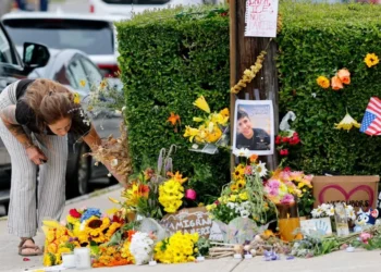 ICE largely suspends traffic stops after two fatal shootings: report