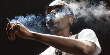 Snoop Dogg Recalls Scary Smoke Sesh Where He Only Took One Hit and Called It Quits Forever: ‘This Is Not for Me’