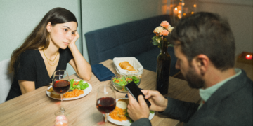 3 Signs You’re in a Low-Vibrational Relationship That’s Draining Your Energy