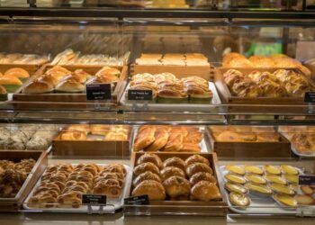 Texas bakery rakes in the dough after viral brawl with MAGA