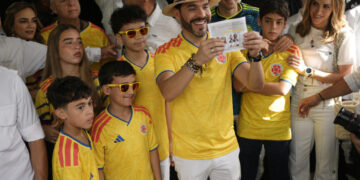 The populist trick that turned a soccer shirt into a campaign uniform