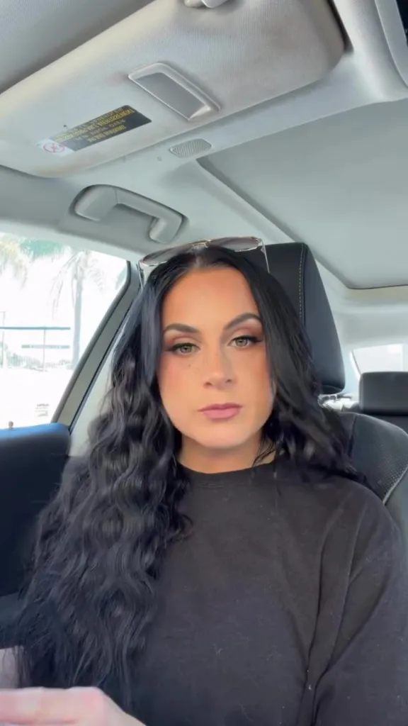 Jennifer Hyatt Tedmori in a car.
