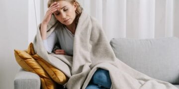 Dear Abby: I don’t want to burden my 100-year-old mom with my serious diagnosis
