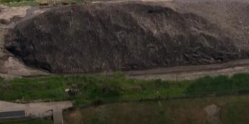 Massive Canadian snow piles survive scorching 97-degree heatwave