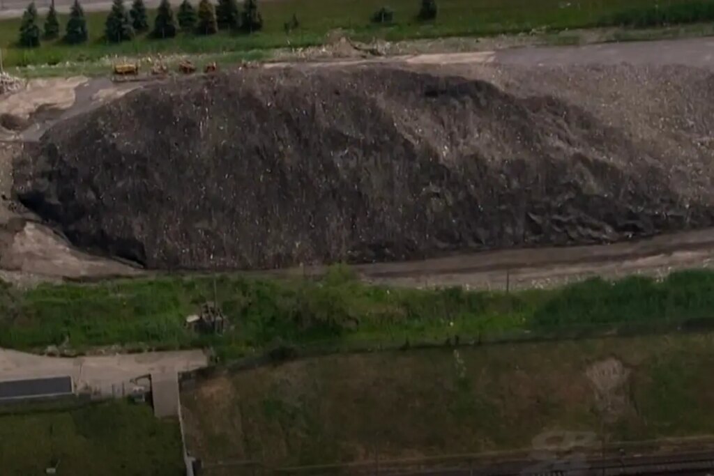 Massive Canadian snow piles survive scorching 97-degree heatwave