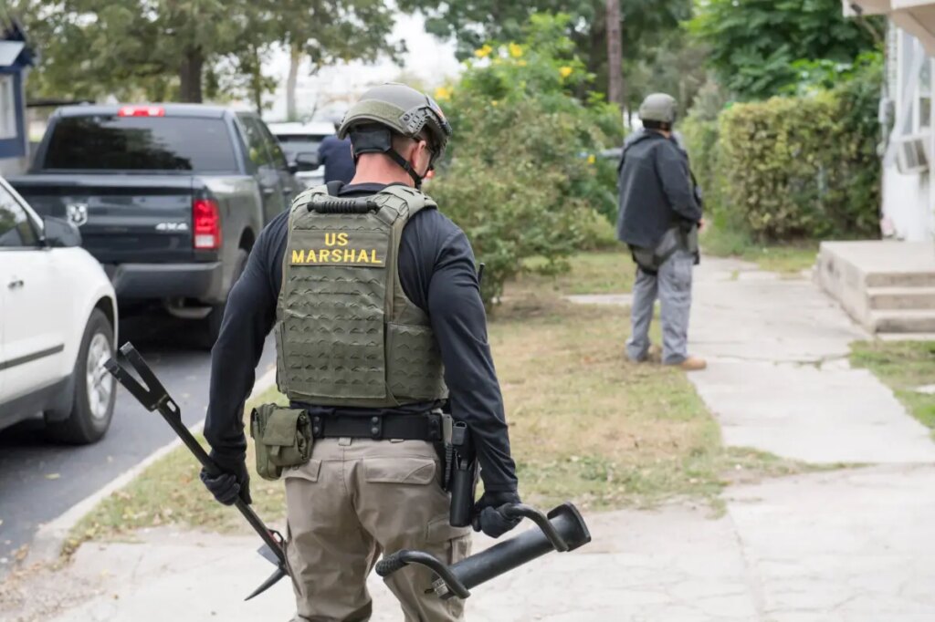 Deputy US Marshal gunned down while serving arrest warrant in Louisiana