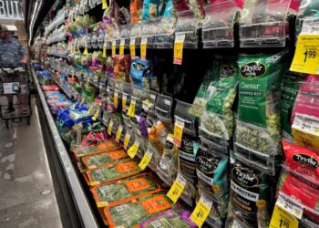 FDA says Taylor Farms had false positive after test pinned ‘explosive diarrhea’ parasite on Taco Bell lettuce supplier