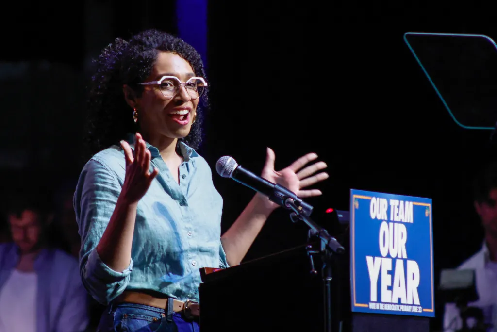 Darializa Avila Chevalier speaking at a