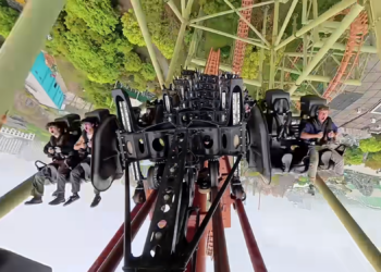 A Look at Dinoconda, the World’s Fastest 4D Coaster and Possibly the Most Terrifying Ride on Earth