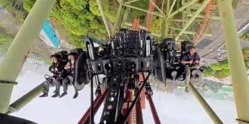 A Look at Dinoconda, the World’s Fastest 4D Coaster and Possibly the Most Terrifying Ride on Earth
