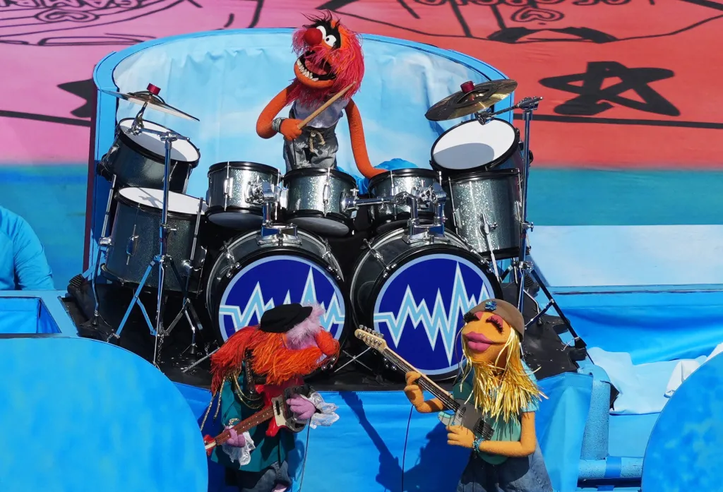 Animal and Dr. Teeth perform with Janice from The Muppets during the FIFA World Cup 2026 Halftime Show.