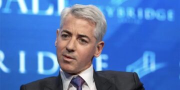 Billionaire Trump ally smacked with blistering fact-check over immigration claim