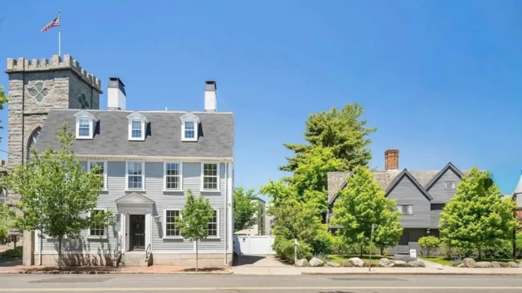 The Lindall-Gibbs-Osgood House next to the Salem Witch House.