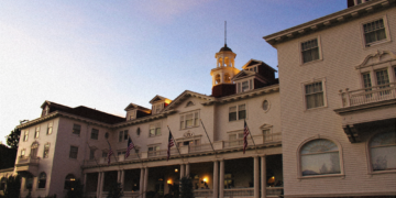 Jim Carrey Only Made It 3 Hours in the Hotel That Inspired ‘The Shining’