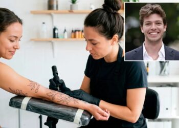 Tech startup boss faces humiliating new low after apologizing for cringe stunt