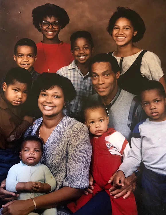 A young Calais Campbell with his seven siblings and parents, Charles and Nateal Campbell.
