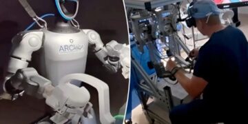 Surgeons just used robots that look like humans to perform surgery for the first time