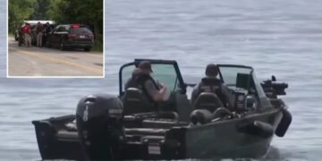 Storm leaves 3 capsized boaters dead as police rescue 7 in Wisconsin tourist hot spot