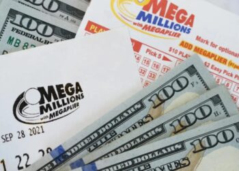 Mega Millions ticket holder wins $800M jackpot