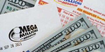 Mega Millions ticket holder wins $800M jackpot