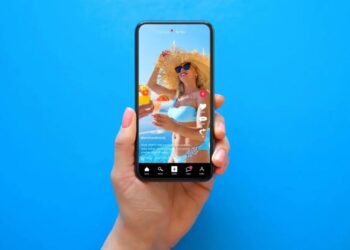 Can you find someone’s social media by picture? Why fans use photo search when celebrity profiles look suspicious