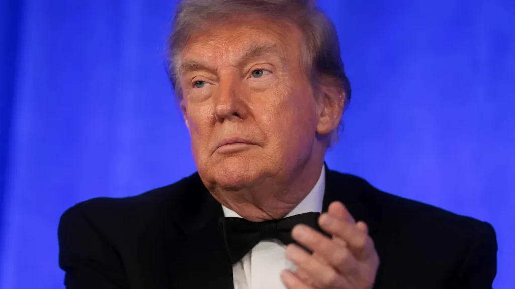 Trump shrugs as Wolf Blitzer details his assault on the press in WSJ award speech