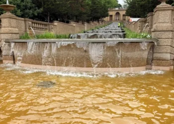 Iconic DC fountain turned brown after Trump’s renovation