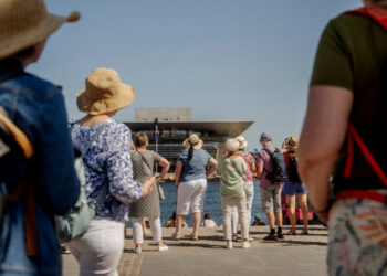 In Travel Hot Spots, Gatekeepers Are Hiding Their Favorite Places